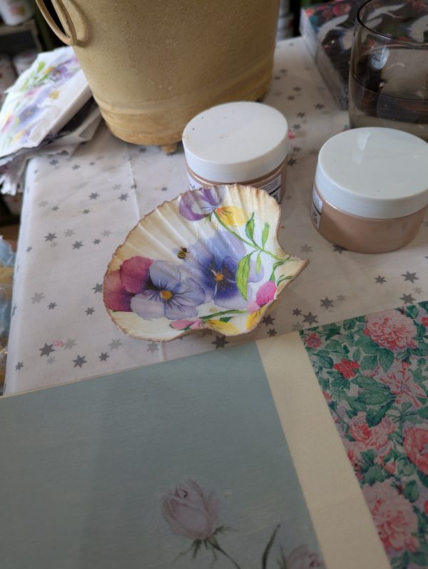 Frenchic Crackle & Decoupage Workshop Sunday 10th August 2025 - Image 9